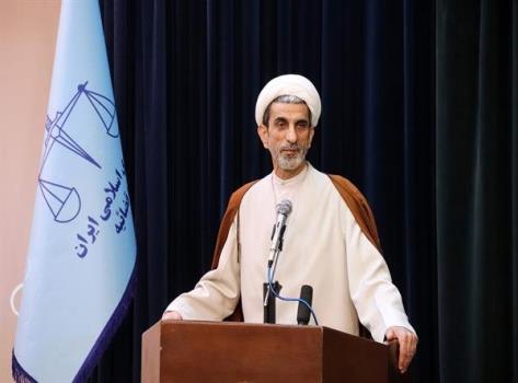 امیر نصر آزادانی عضو یک گروه مسلحانه است