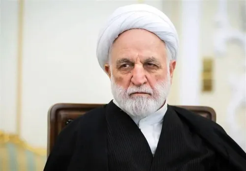 باید دشمن را در جنگ اقتصادی خلع سلاح نماییم