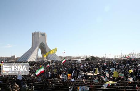 ۹ دی، انقلاب را از چالشی بزرگ و توطئه های پیچیده عبور داد